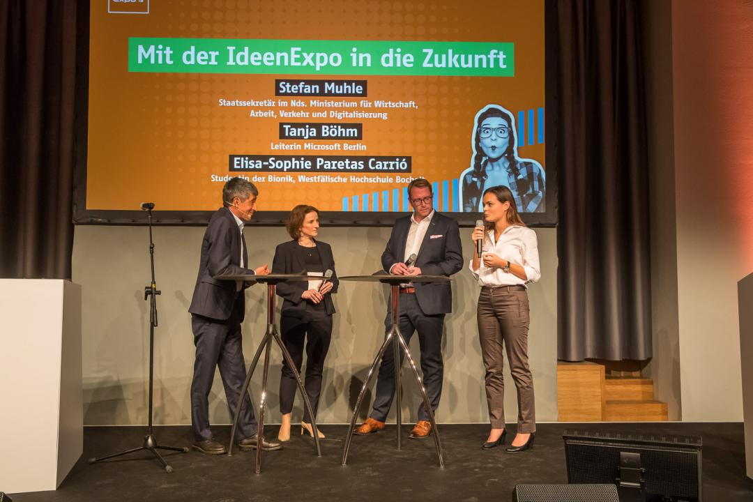 Elisa bei der Auftaktveranstaltung der IdeenExpo